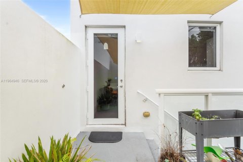 Propiedad comercial en alquiler en Doral, Florida, 1 dormitorio № 2026449 - foto 5