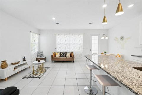 Adosado en alquiler en Davenport, Florida, 3 dormitorios, 152.36 m2 № 1678392 - foto 6