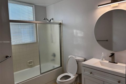 Condo in Coconut Creek, Florida, 1 bedroom  № 2009634 - photo 9