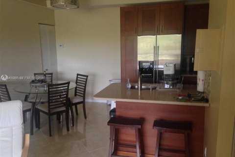 Condominio en alquiler en Coconut Creek, Florida, 1 dormitorio, 67.82 m2 № 2009634 - foto 4