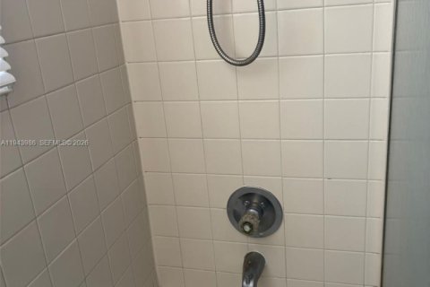 Condo in Coconut Creek, Florida, 1 bedroom  № 2009634 - photo 7