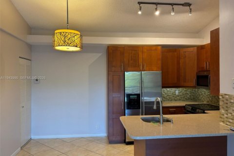 Condo in Coconut Creek, Florida, 1 bedroom  № 2009634 - photo 12