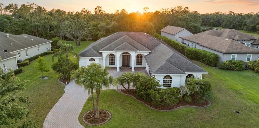 House in Parrish, Florida 4 bedrooms, 290.04 sq.m. № 1648140