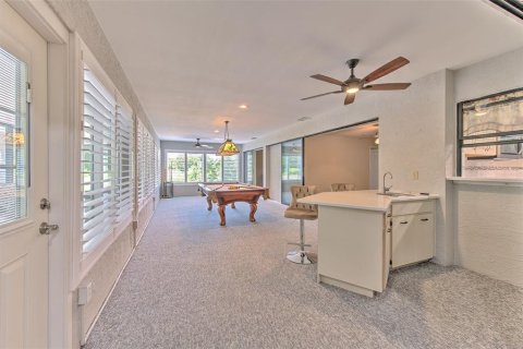 House in Sun City Center, Florida 3 bedrooms, 242.1 sq.m. № 2195778 - photo 25