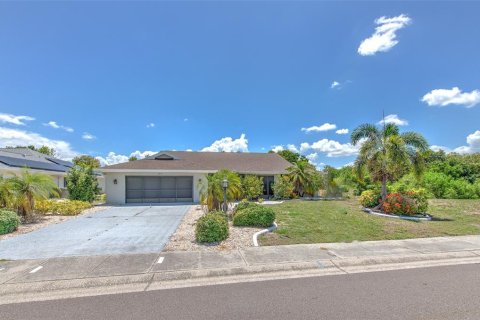 House in Sun City Center, Florida 3 bedrooms, 242.1 sq.m. № 2195778