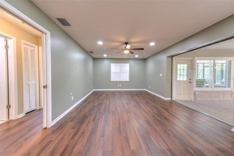 House in Sun City Center, Florida 3 bedrooms, 242.1 sq.m. № 2195778 - photo 19