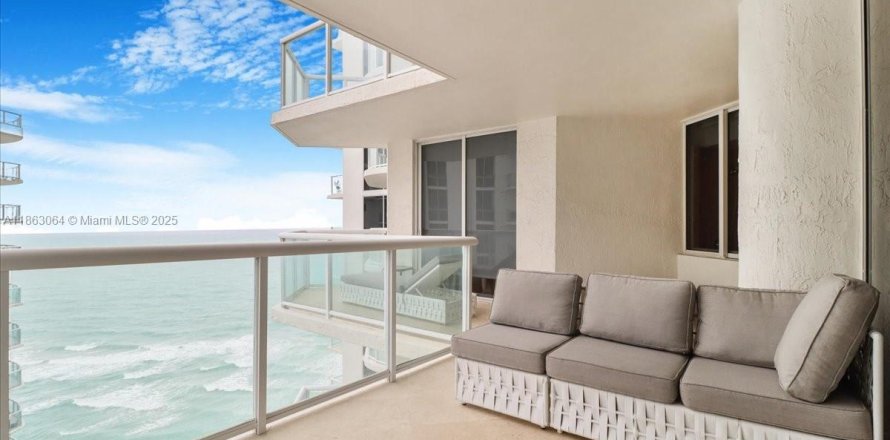 Condo à Sunny Isles Beach, Floride, 2 chambres № 1890325
