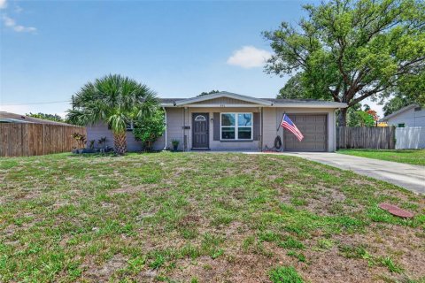 Casa en Saint Petersburg, Florida 3 dormitorios, 110.18 m2 № 2122470