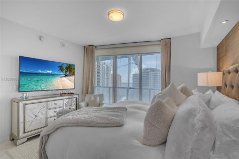 Condo in Miami, Florida, 2 bedrooms № 2077404 - photo 17
