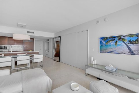 Condo in Miami, Florida, 2 bedrooms № 2077404 - photo 14