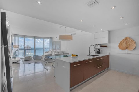 Condo in Miami, Florida, 2 bedrooms № 2077404