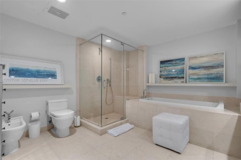 Condo in Miami, Florida, 2 bedrooms № 2077404 - photo 20
