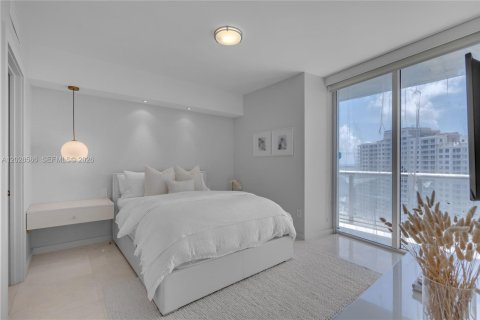 Condo in Miami, Florida, 2 bedrooms № 2077404 - photo 6