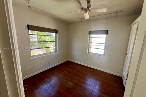 Condo in Miami Beach, Florida, 1 bedroom  № 1960085 - photo 25