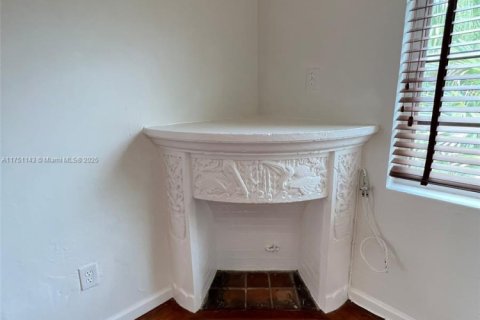 Condo in Miami Beach, Florida, 1 bedroom  № 1960085 - photo 10