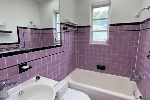 Condo in Miami Beach, Florida, 1 bedroom  № 1960085 - photo 27