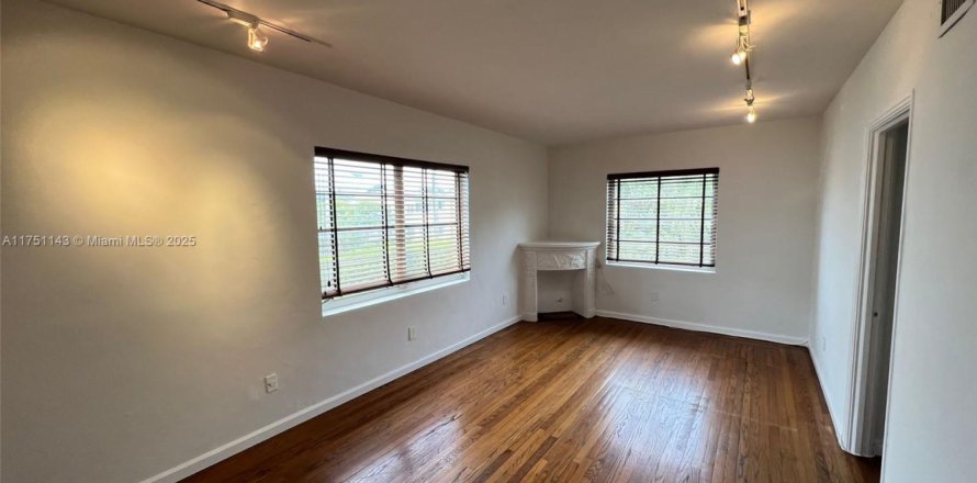 Condo in Miami Beach, Florida, 1 bedroom  № 1960085