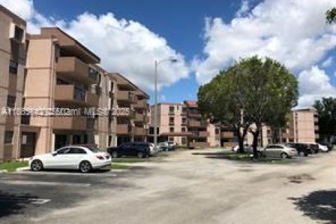 Condo in Miami, Florida, 2 bedrooms  № 1897451 - photo 2