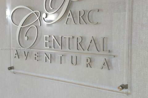 Condo in Aventura, Florida, 2 bedrooms  № 2008664 - photo 30