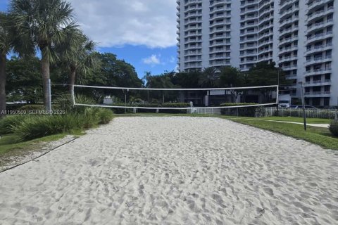 Condo in Aventura, Florida, 2 bedrooms  № 2008664 - photo 4