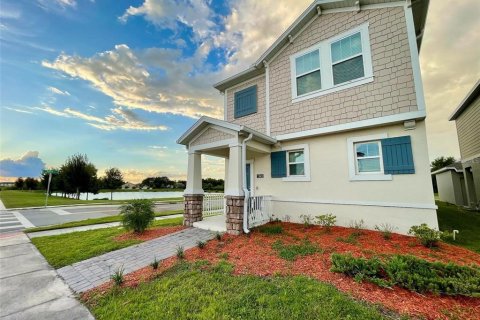 House in Kissimmee, Florida 3 bedrooms, 167.41 sq.m. № 2155703 - photo 2