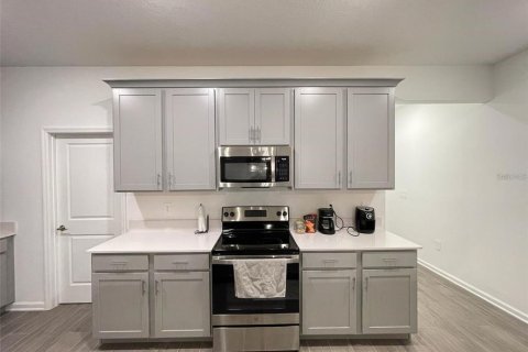 House in Kissimmee, Florida 3 bedrooms, 167.41 sq.m. № 2155703 - photo 13