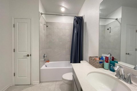 House in Kissimmee, Florida 3 bedrooms, 167.41 sq.m. № 2155703 - photo 25