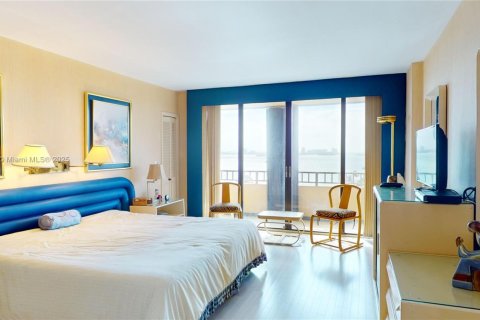 Copropriété à vendre à Miami, Floride: 3 chambres, 255.39 m2 № 1923834 - photo 13