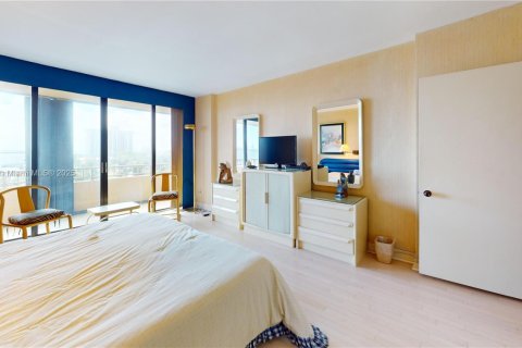 Copropriété à vendre à Miami, Floride: 3 chambres, 255.39 m2 № 1923834 - photo 14