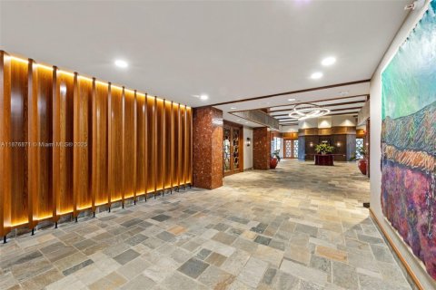 Copropriété à vendre à Miami, Floride: 3 chambres, 255.39 m2 № 1923834 - photo 24