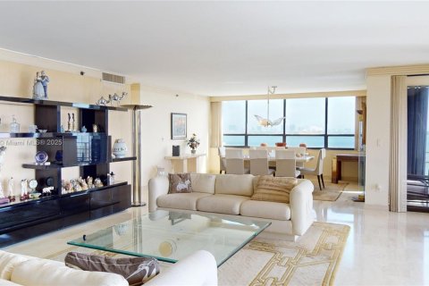 Copropriété à vendre à Miami, Floride: 3 chambres, 255.39 m2 № 1923834 - photo 4