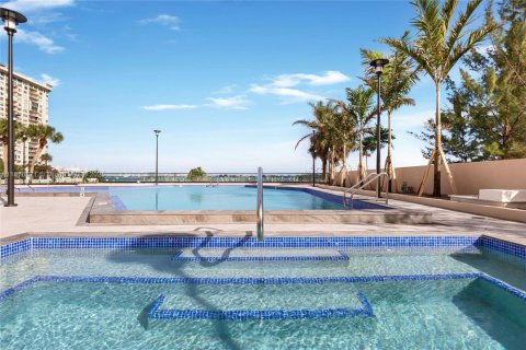 Copropriété à vendre à Miami, Floride: 3 chambres, 255.39 m2 № 1923834 - photo 17