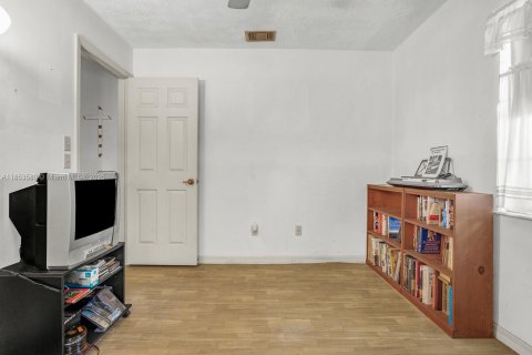 Casa en venta en Port St. Lucie, Florida, 2 dormitorios, 92.72 m2 № 1872348 - foto 17
