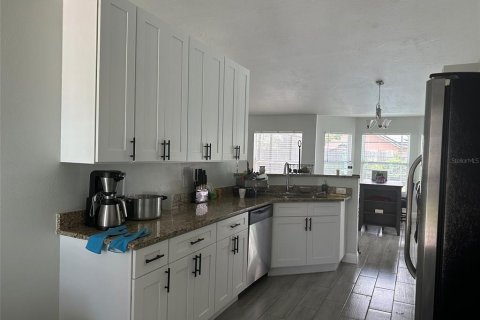 Casa en alquiler en Orlando, Florida, 4 dormitorios, 150.5 m2 № 1847965 - foto 3