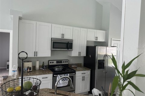 Casa en alquiler en Orlando, Florida, 4 dormitorios, 150.5 m2 № 1847965 - foto 2