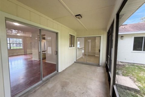 House in Deltona, Florida 4 bedrooms, 179.86 sq.m. № 2201097 - photo 17