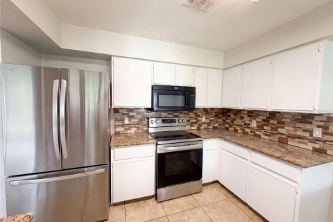 House in Deltona, Florida 4 bedrooms, 179.86 sq.m. № 2201097 - photo 6