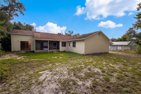 House in Deltona, Florida 4 bedrooms, 179.86 sq.m. № 2201097 - photo 5