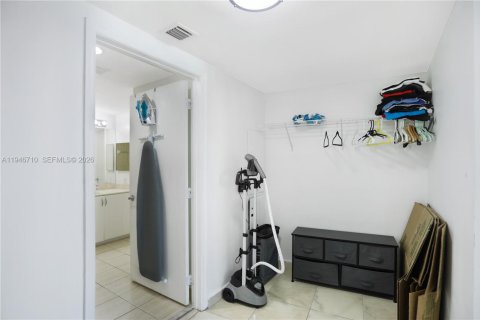 Condominio en venta en Miami, Florida, 1 dormitorio, 76.27 m2 № 2002905 - foto 28