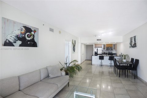 Condominio en venta en Miami, Florida, 1 dormitorio, 76.27 m2 № 2002905 - foto 11