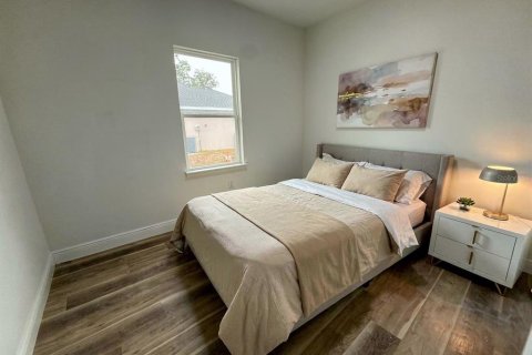 House in Port Charlotte, Florida 4 bedrooms, 170.29 sq.m. № 2150494 - photo 6