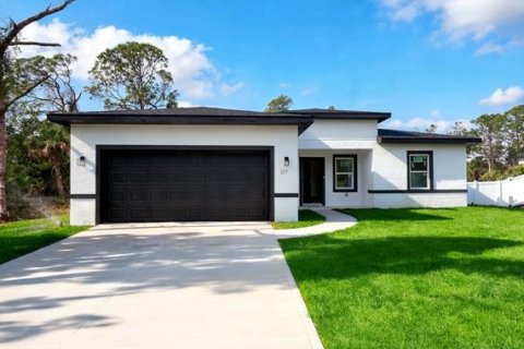 House in Port Charlotte, Florida 4 bedrooms, 170.29 sq.m. № 2150494