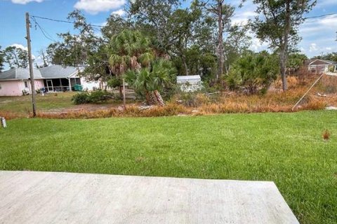 House in Port Charlotte, Florida 4 bedrooms, 170.29 sq.m. № 2150494 - photo 19