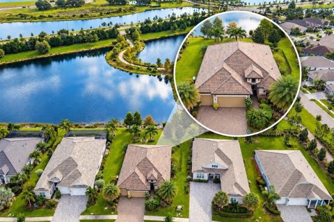 Villa ou maison à Sarasota, Floride 3 chambres, 228.91 m2 № 2405651
