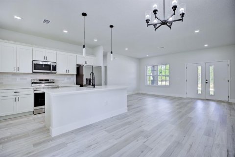House in Sebring, Florida 3 bedrooms, 142.05 sq.m. № 2219025 - photo 5