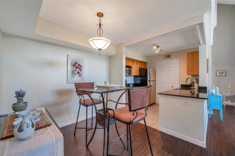 Condominio en venta en Palm Harbor, Florida, 1 dormitorio, 109.44 m2 № 1792871 - foto 10