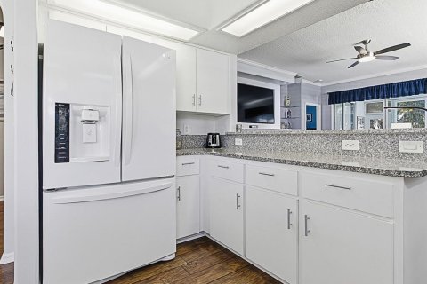 Villa ou maison à vendre à Tavares, Floride: 2 chambres, 134.89 m2 № 2092931 - photo 17