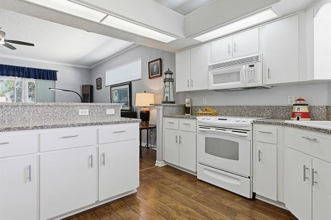 Villa ou maison à vendre à Tavares, Floride: 2 chambres, 134.89 m2 № 2092931 - photo 15