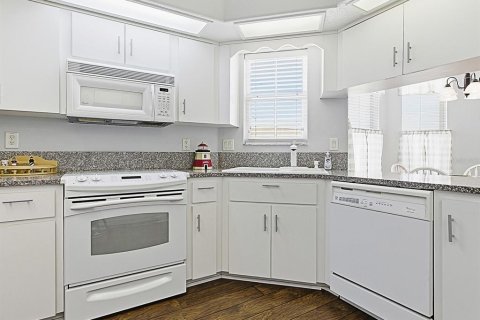 Villa ou maison à vendre à Tavares, Floride: 2 chambres, 134.89 m2 № 2092931 - photo 14