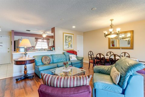 Copropriété à vendre à Sarasota, Floride: 2 chambres, 106.47 m2 № 2218386 - photo 5